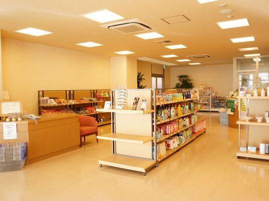 広々とした売店コーナー