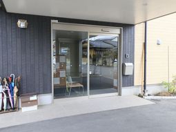 エントランス正面の様子