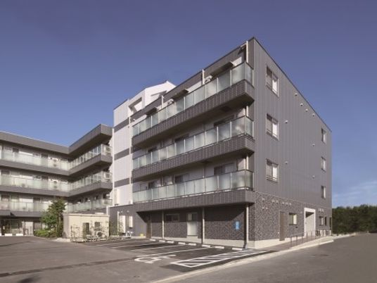 モダンな建物の外観