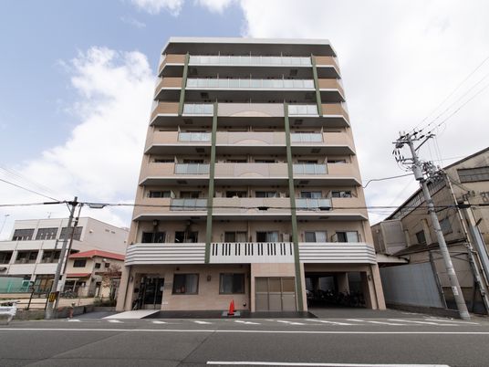 多階層建物の外観