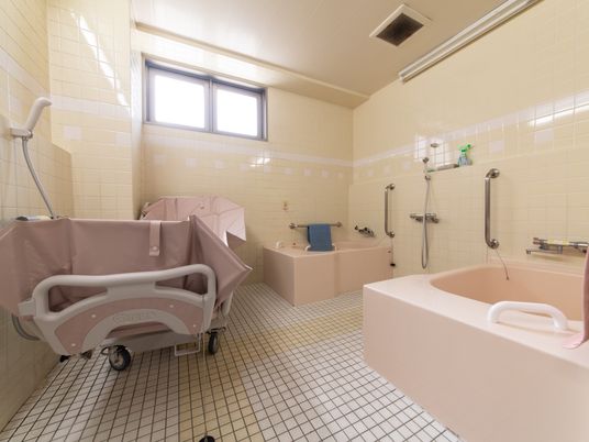 ゆったりとした浴室設備