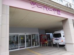 広々とした明るいエントランス