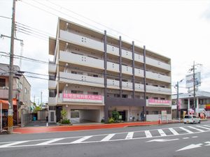 多階層の建物外観