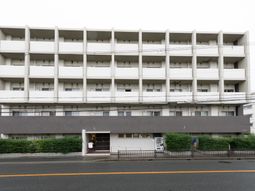 多階層の建物外観