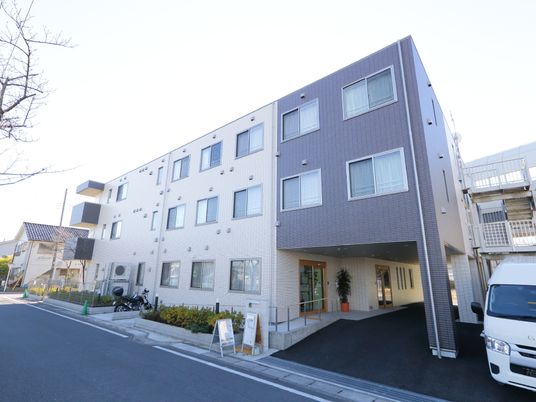 清潔な外観の建物