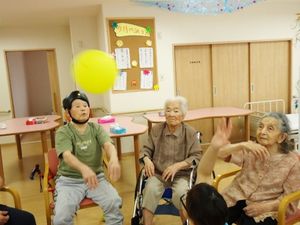 楽しげなレクリエーション風景