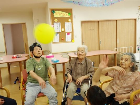 楽しげなレクリエーション風景