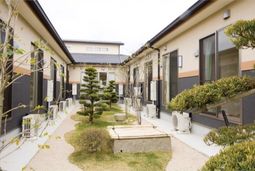 清潔な中庭の様子