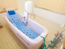 バリアフリー構造の浴室