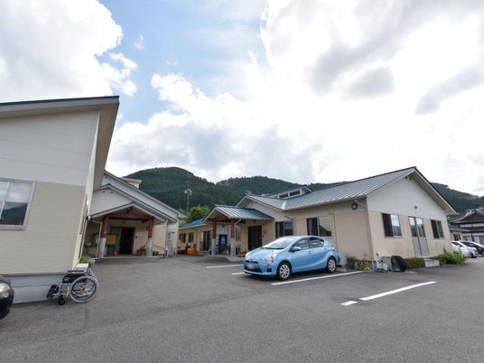 広々とした外観