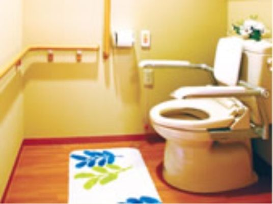 バリアフリー設計のトイレ