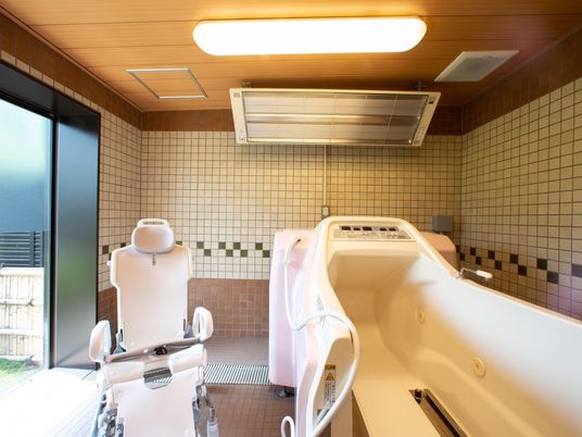 バリアフリーの浴室設備