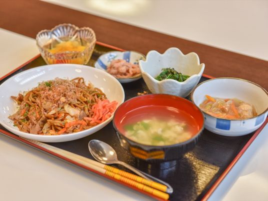 栄養バランスの取れた料理セット
