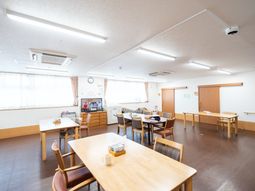 明るいダイニングスペース