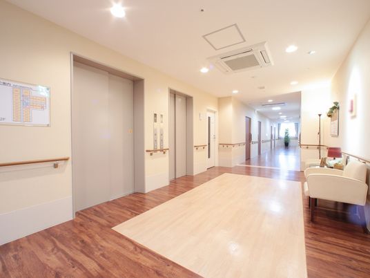 清潔な広々とした廊下