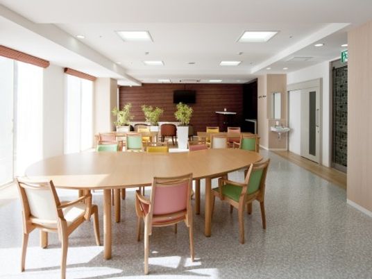 明るいダイニングルーム