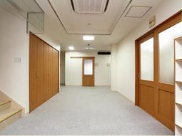 清潔感ある明るい廊下