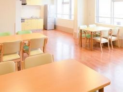 明るいダイニングスペース