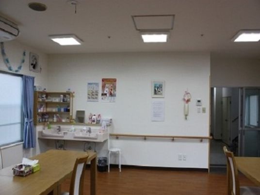 明るいダイニングスペース