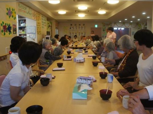 集いの食堂風景