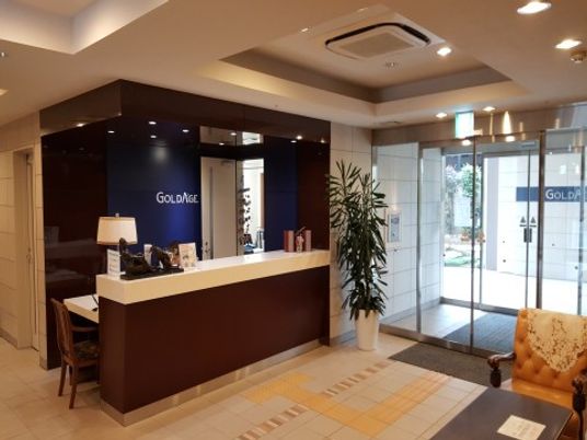 明るいエントランスの様子