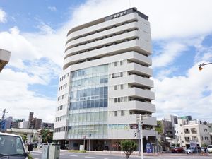 モダンな建物の外観