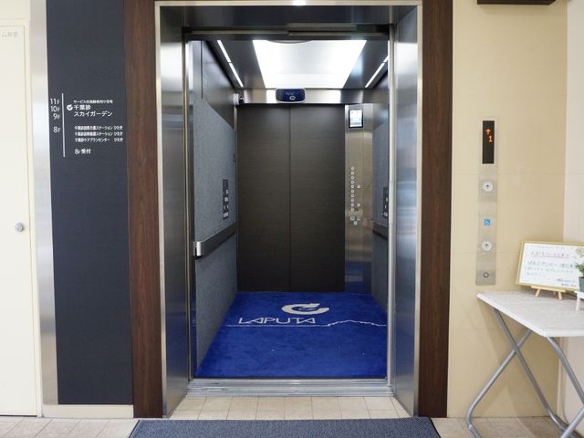 バリアフリーエレベーター エレベーター スムーズな移動を助けるエレベーターはきれいで快適な造りです。