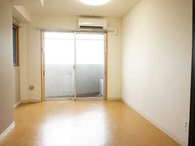 明るく清潔な居室