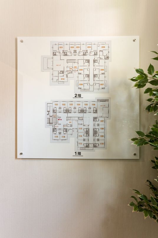壁掛けの施設案内図