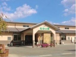 入口が広々とした建物