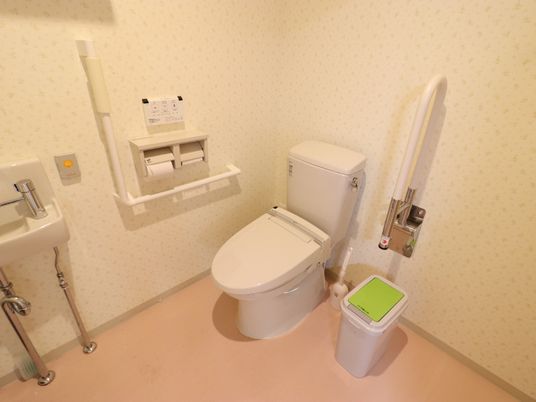 バリアフリー対応のトイレ