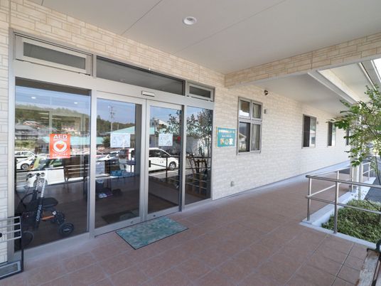 エントランスの外観