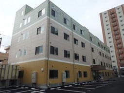 清潔感ある明るい建物外観