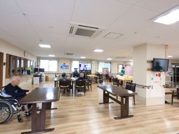 明るいダイニングスペース