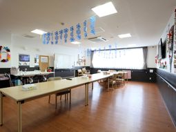 明るい食堂の様子