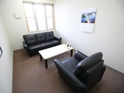 応接セットのある部屋