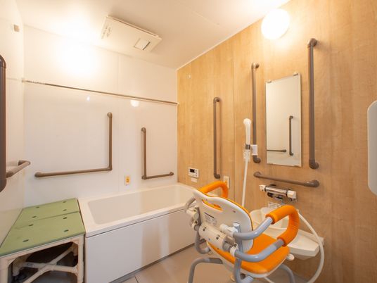 バリアフリー対応の浴室