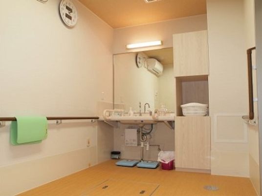 清潔な洗面台のある空間