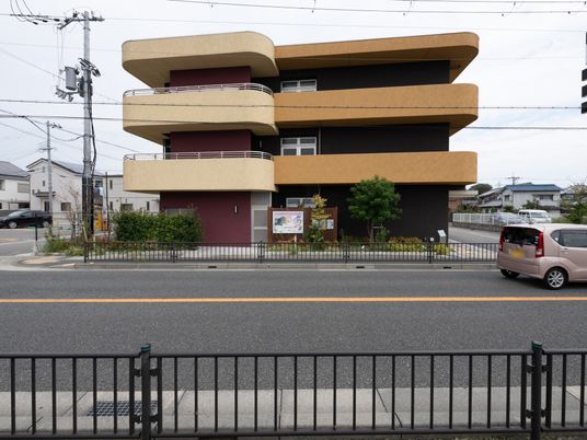 モダンな建物の外観
