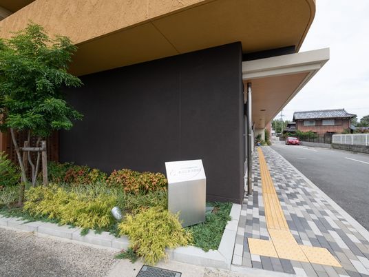 エントランス付近の外観