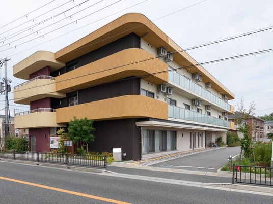 現代的な建物の外観