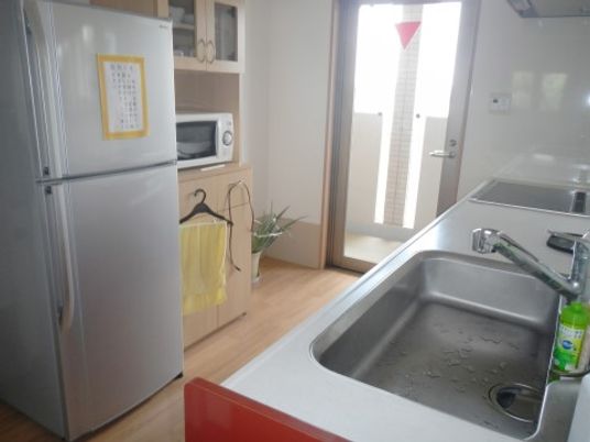 キッチンの明るい空間