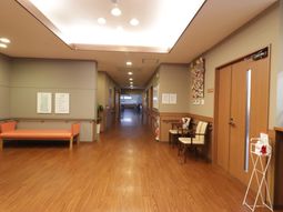 廊下の明るい様子