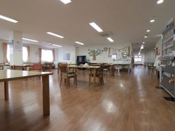 広々とした快適な食堂