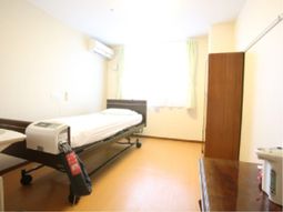 明るい個室の様子