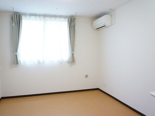 清潔な空間の和室