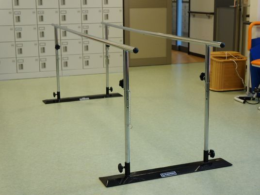 歩行訓練用パラレルバー