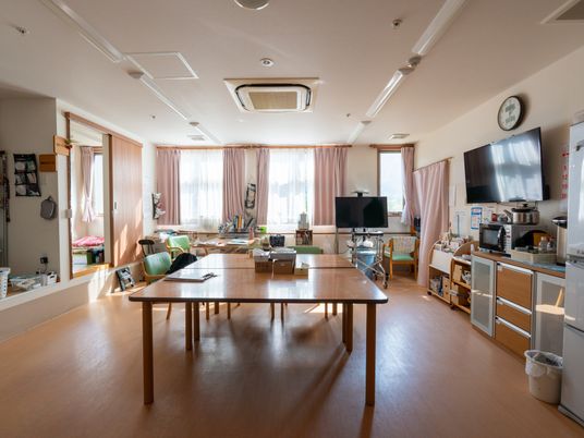 自然光が入るリビング