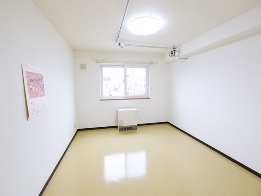 広々明るい和室