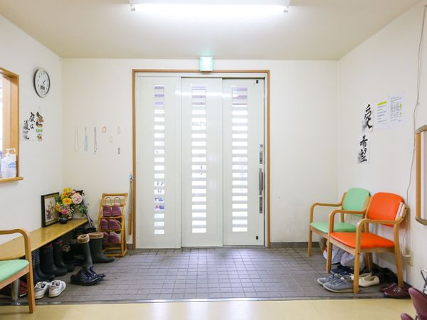 エントランスの明るい空間